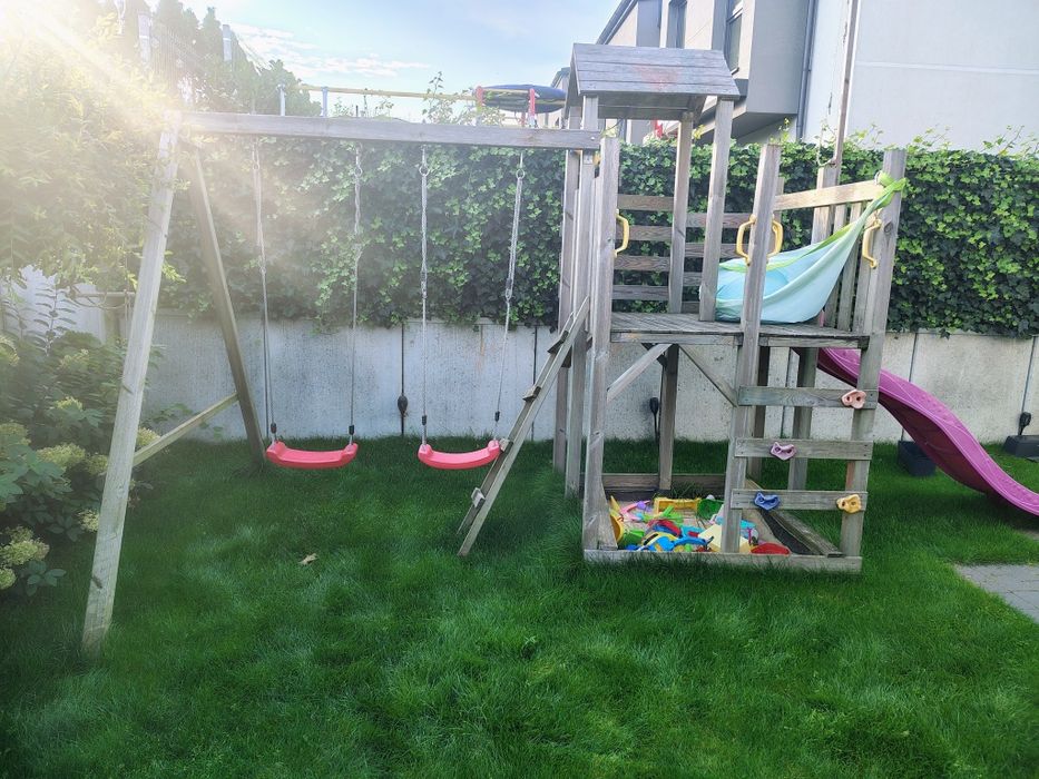 Drewniany plac zabaw