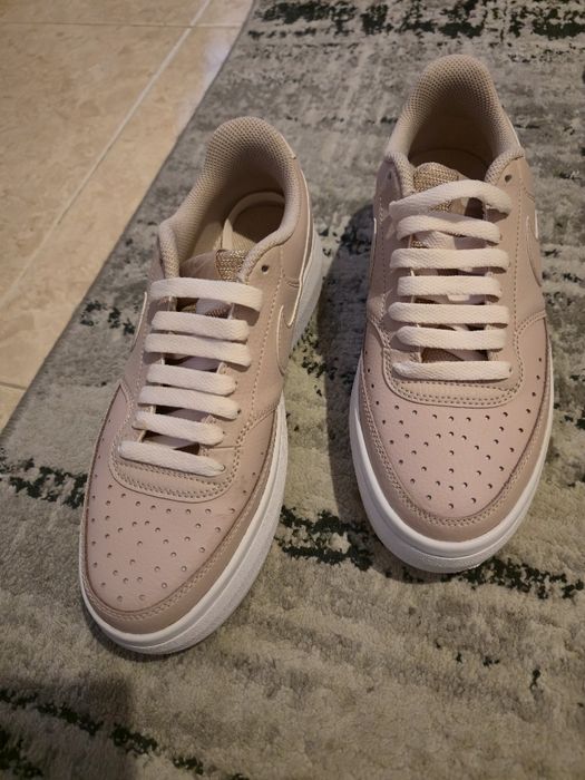 Ténis Nike Court High como novos