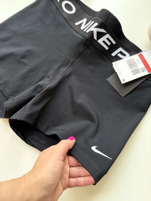 Спортивні шорти nike
