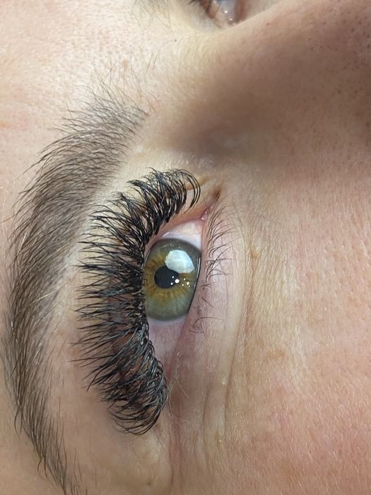 Aplicação de pestanas cílios