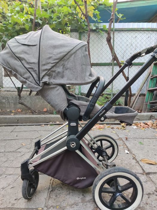 Продам коляску cуbex