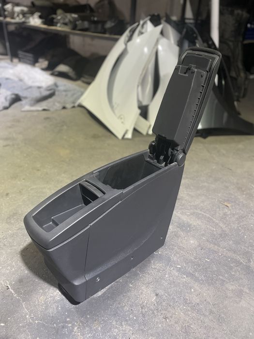 Подлокотник Renault Scenik 3 Grand підлокітник Рено Гранд Сценік