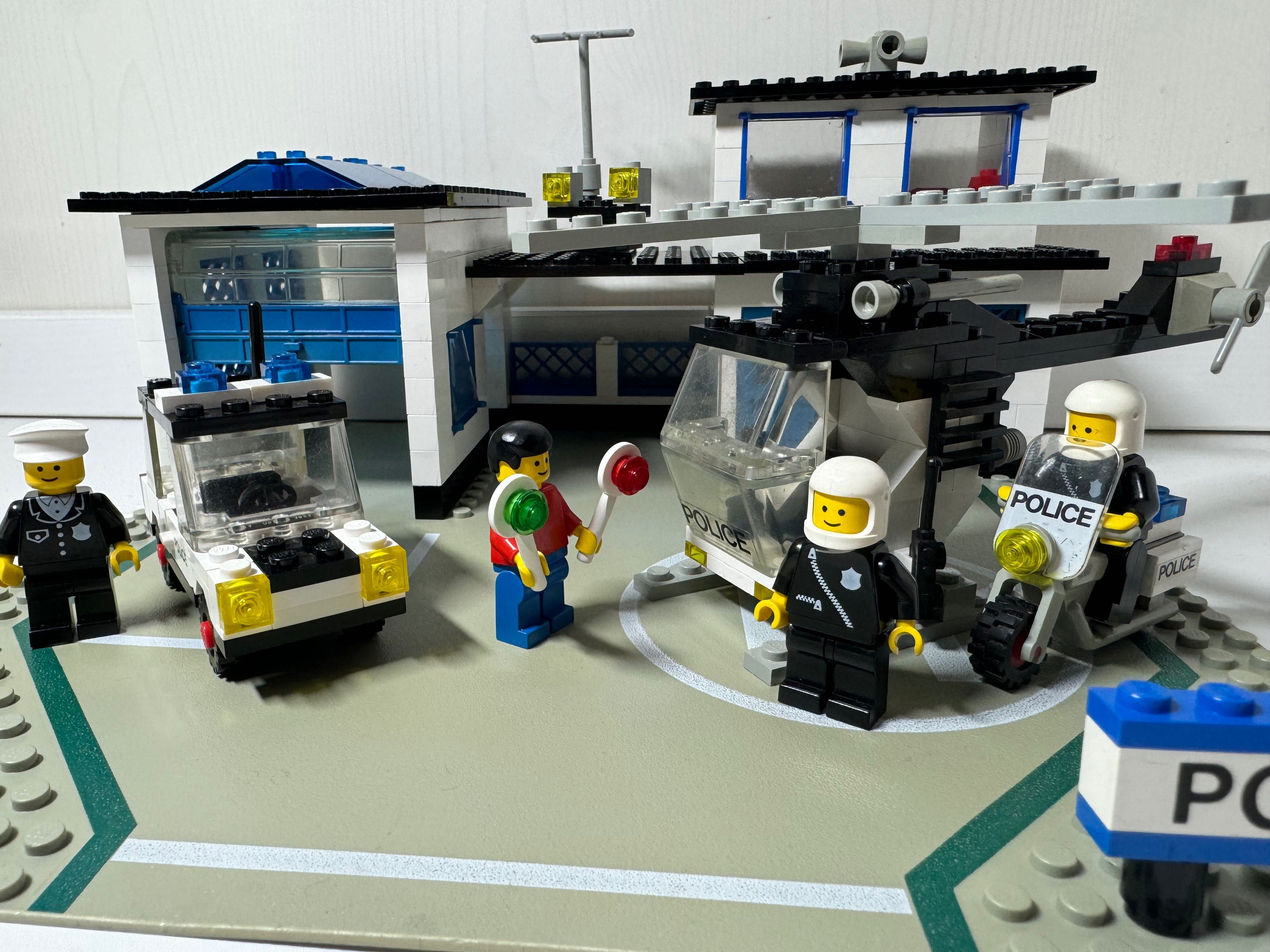 LEGO classic town; zestaw 6384 Police Station