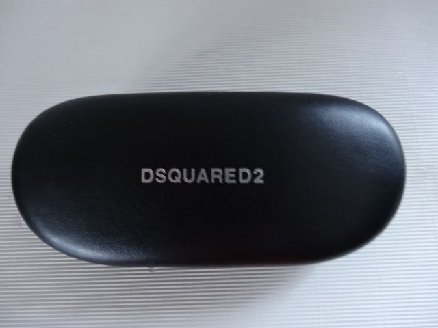 DSQUARED 2  Nowe Etui na okulary + ściereczka