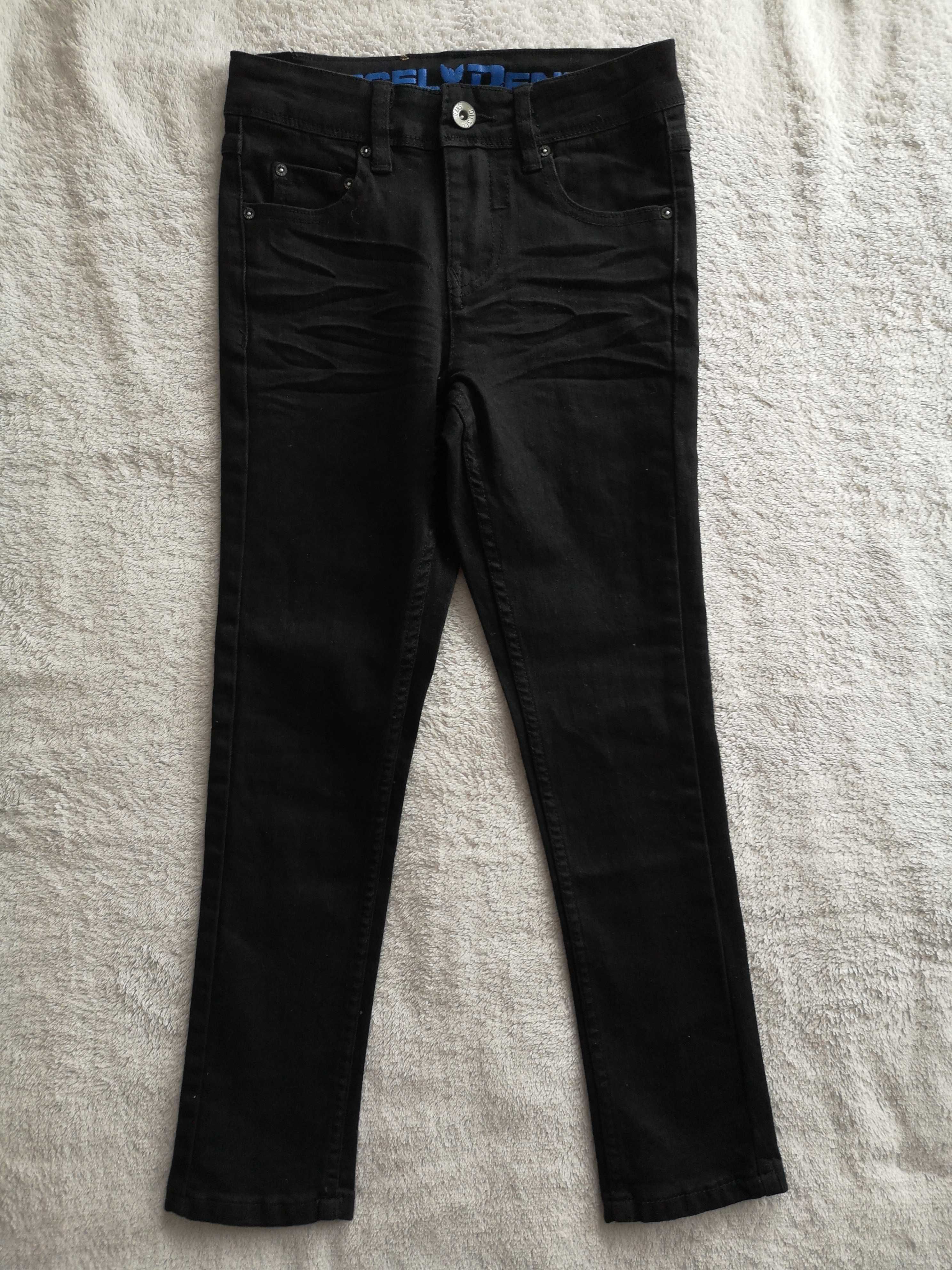 Czarne spodnie jeansowe jeansy Diesel 122 - 128 jak nowe