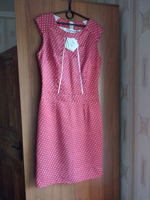 Ошатна сукня сарафан у горох