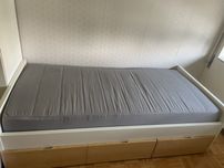 Cama de Solteiro IKEA com Colchão + 3 Gavetas de Arrumação
