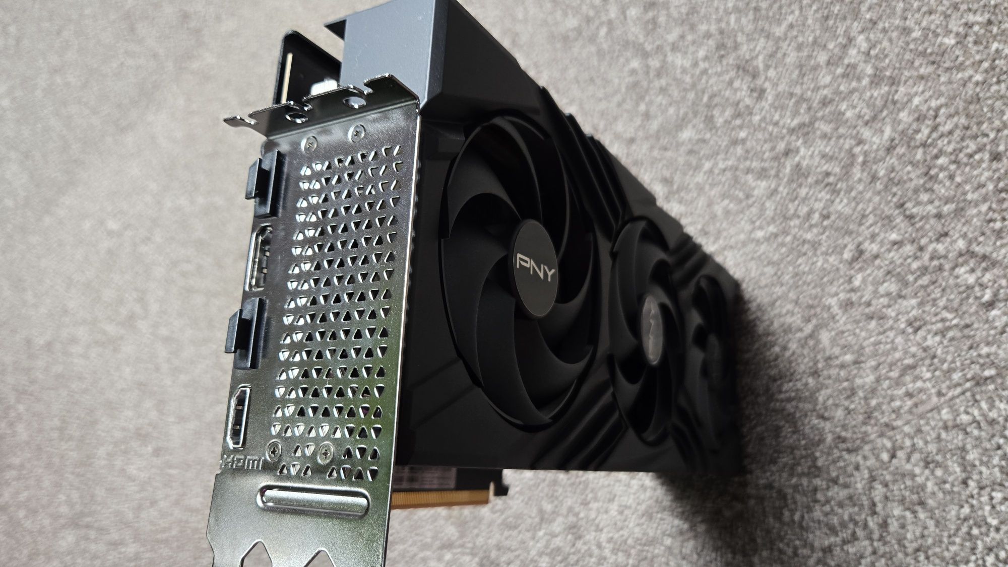 Sprzedam Kartę graficzna PNY GeForce RTX 4080 Verto 16GB GDDR6X