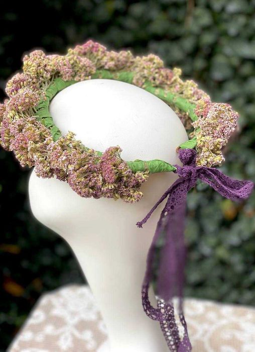 Вінок на голову з сухоцвітів бежево-рожевого кольору