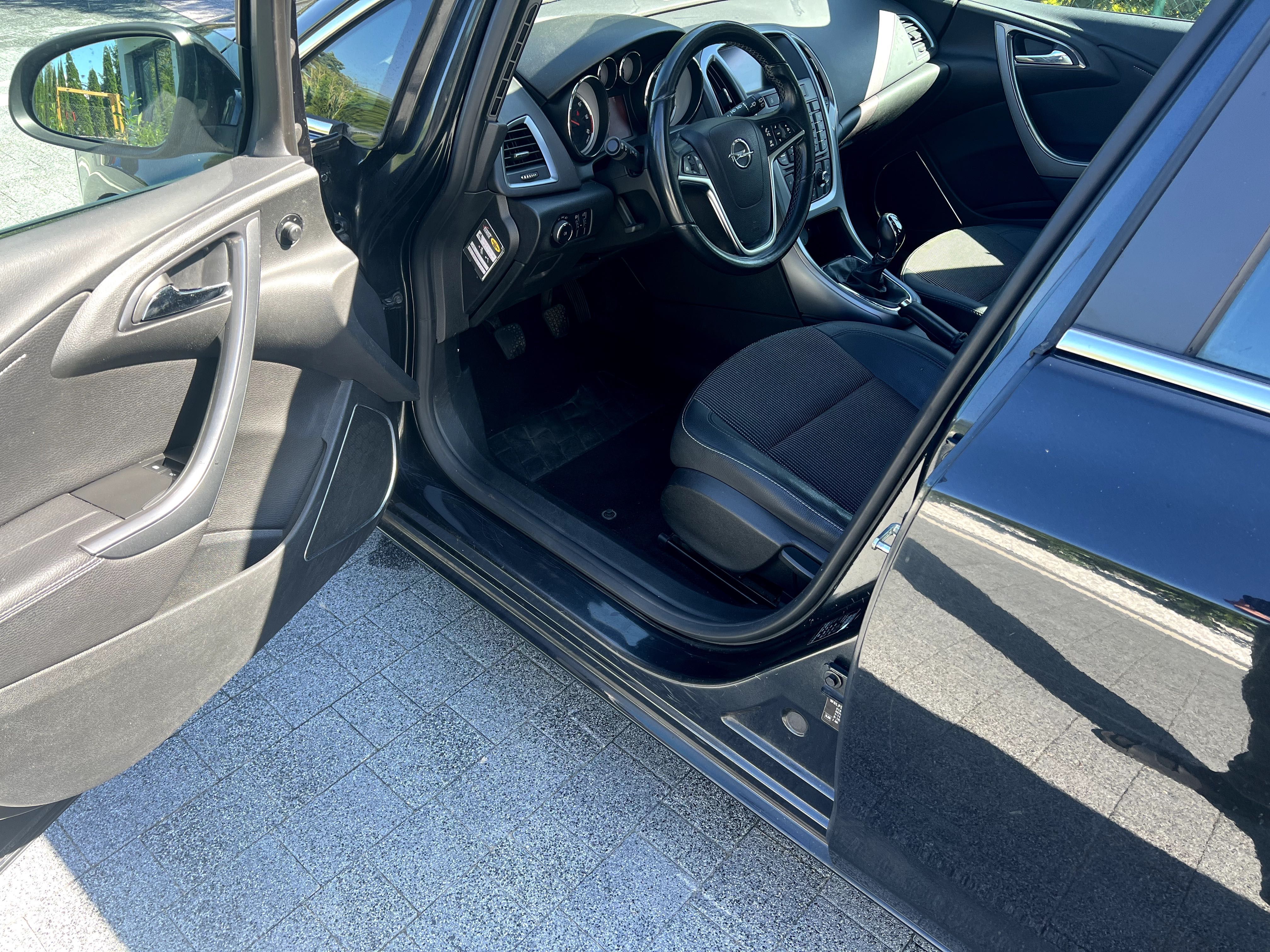 Opel Astra J 1.7 CDTI ECOFLEX Sport Tourer 2013 r.
