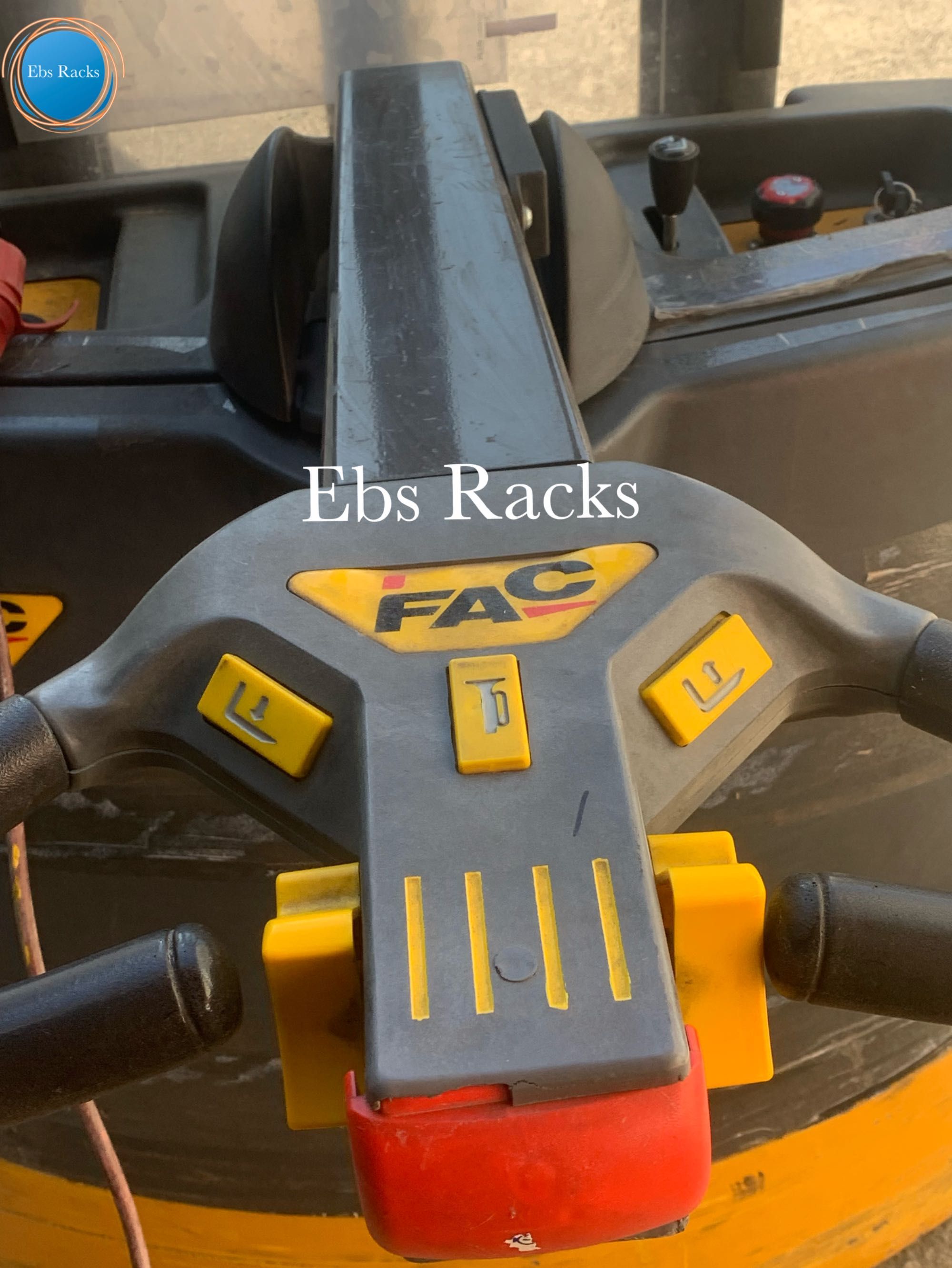 Empilhador Elétrico (stacker) com baterias Novas