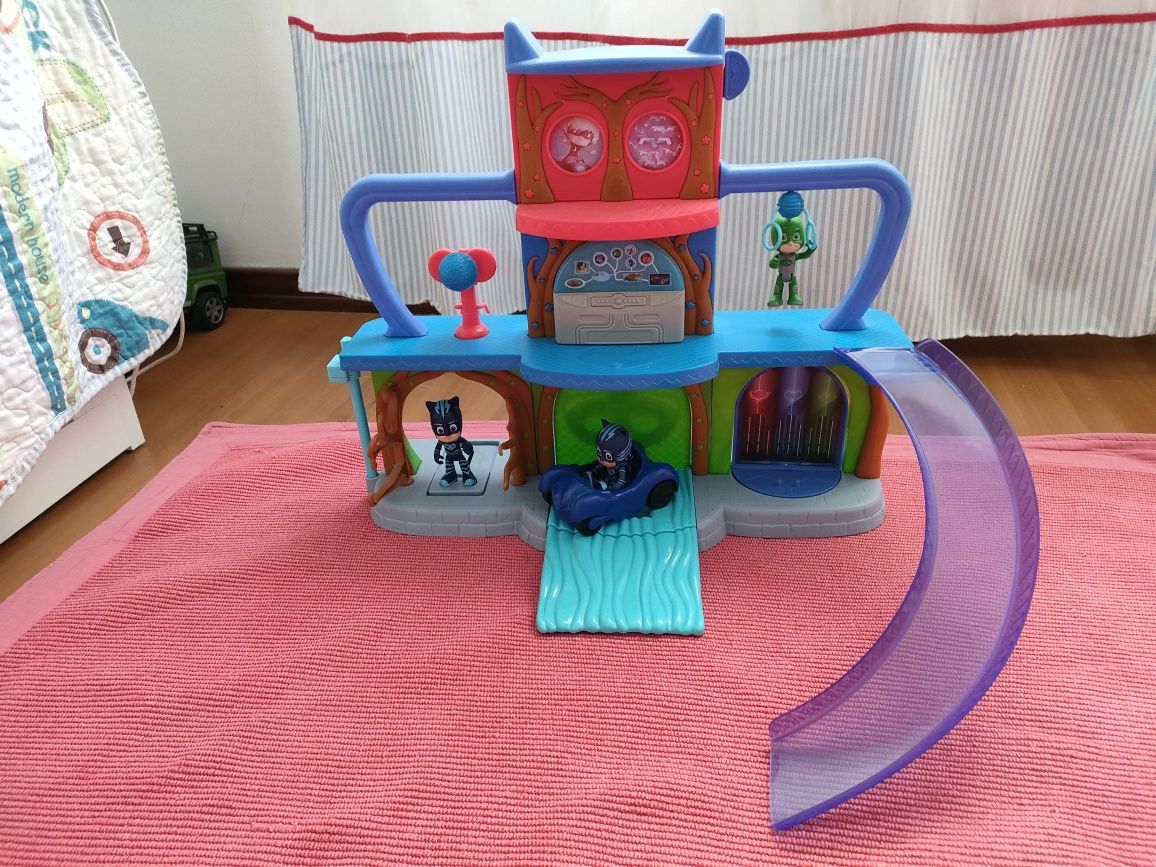 Base PJ Masks com figuras