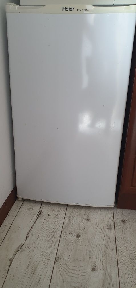 AGD Sprzedam malą lodówkę, chlodziarkę HAYER biała, bdb