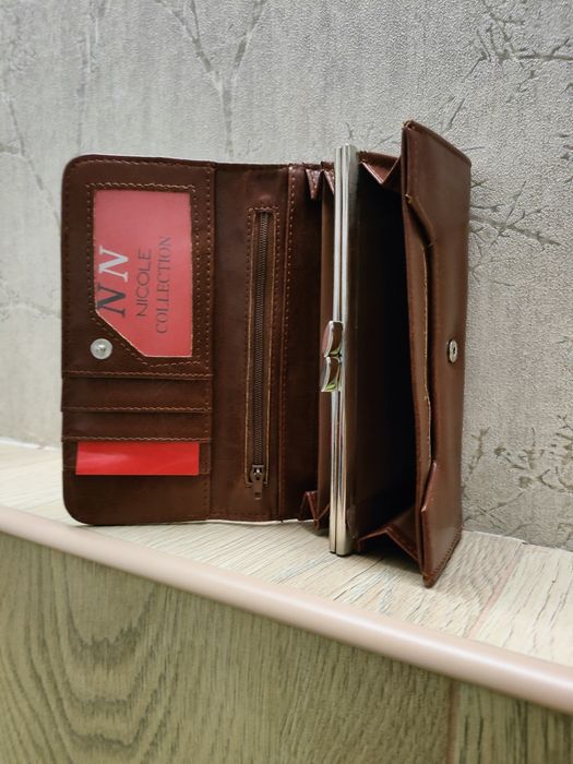 Nowy damski portfel Nicole brązowy