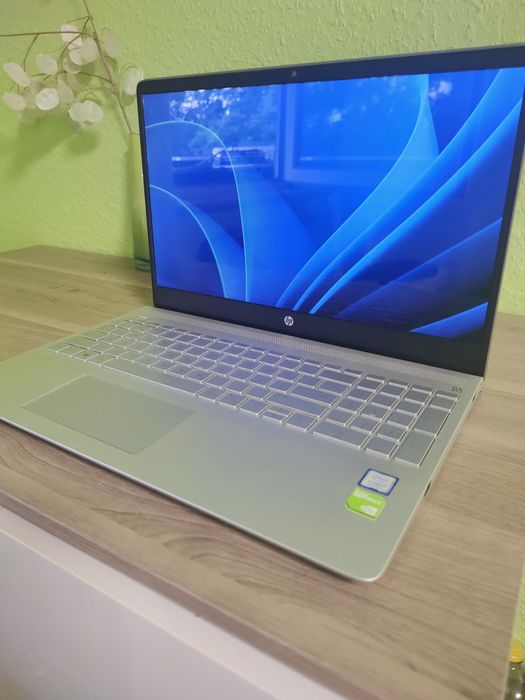 HP Ноутбук i7 940MX
