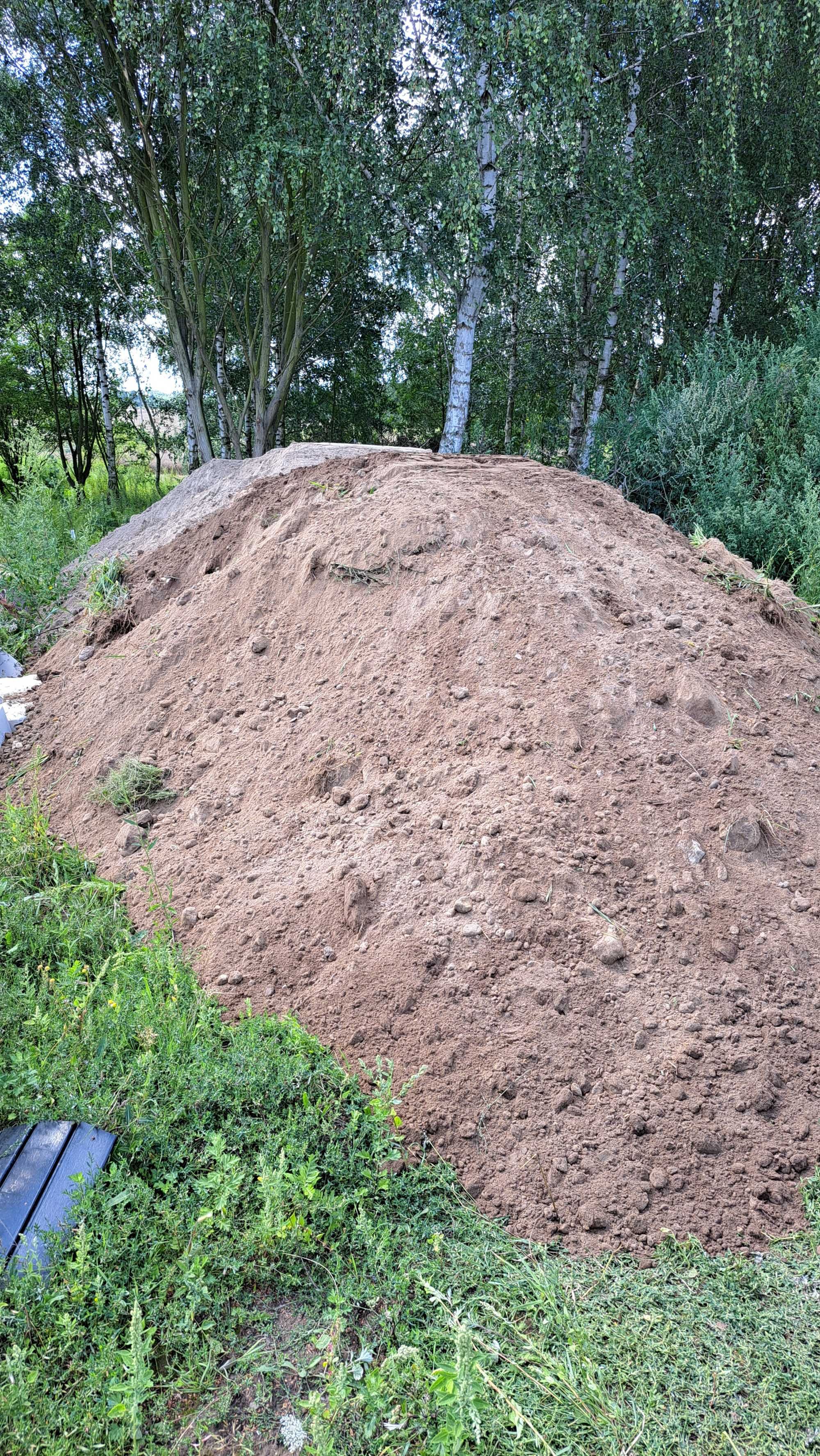 Ziemia na podniesienie terenu,  wyrównanie.