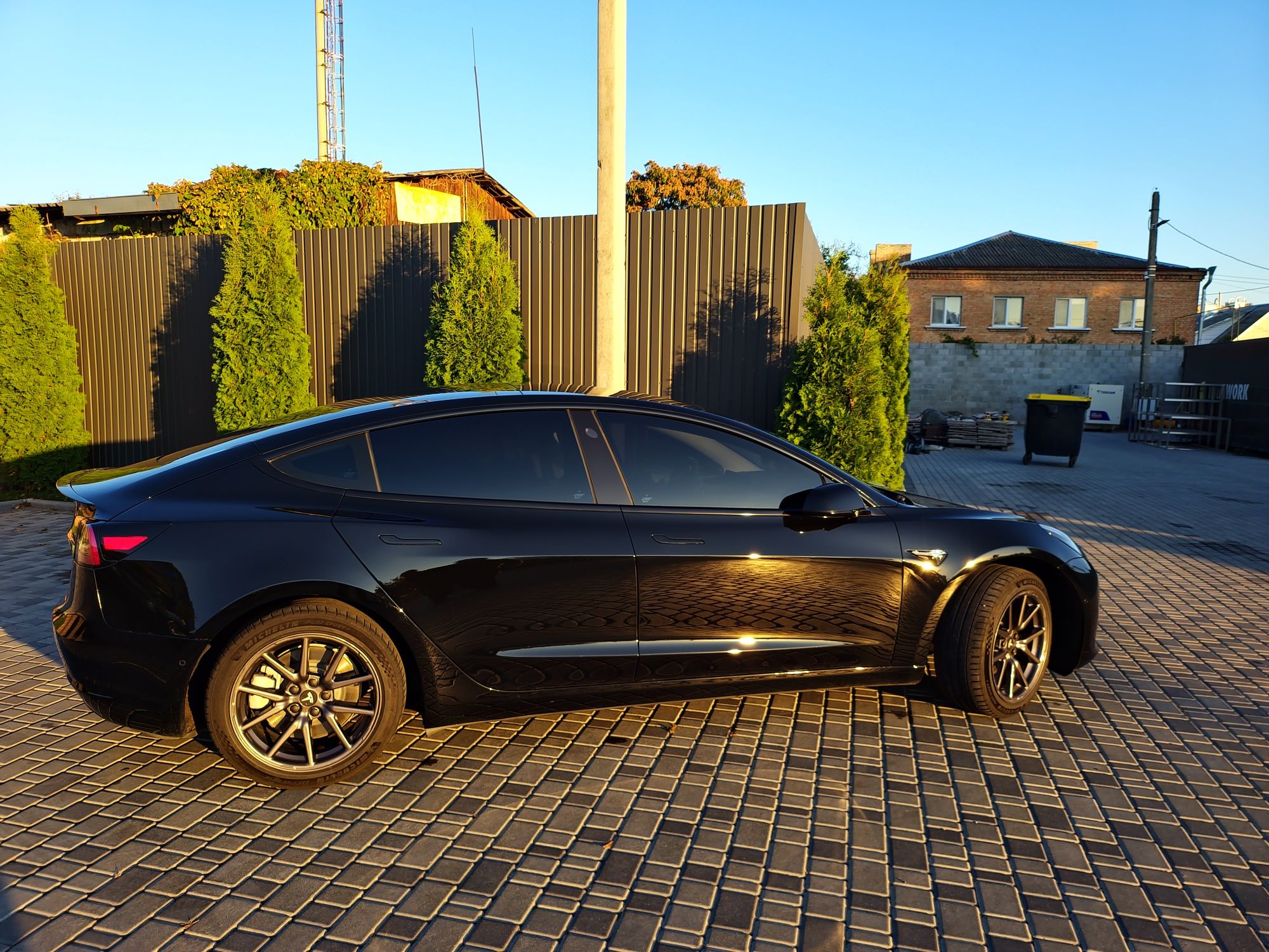 Tesla model 3 long range 75D