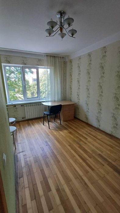 Продам 3 кім.квартиру,вул.Чорних Запорожців,ТЦ Форум,м.Бровари SL