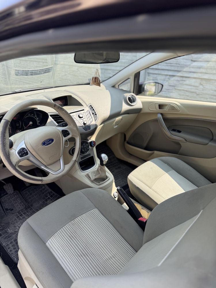 Ford fiesta mk7 1.2 uszkodzona