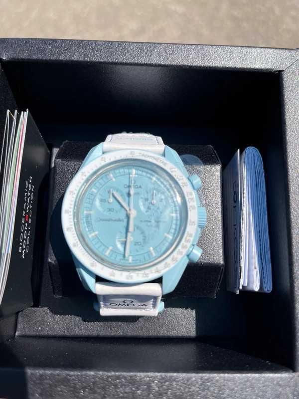 Omega x Swatch Moonswatch - SO33L100 - Mission To Uranus