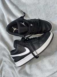 Nike Air Jordan 1 Low black and white