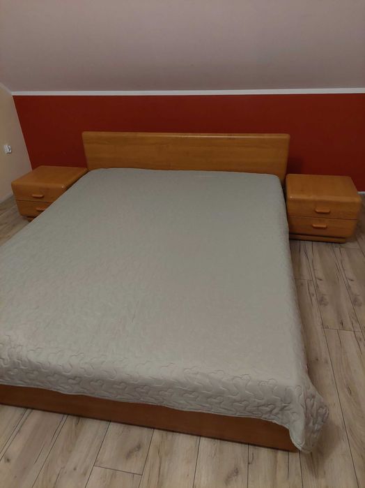 Łóżko 160x200 i komoda, szafki nocne, biurko, witryna gratis