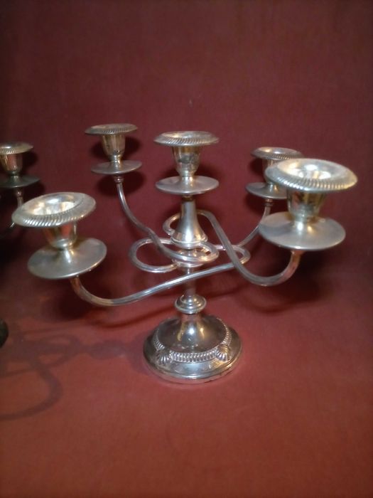 Conjunto de 2 castiçais de 5 braços banhados a prata antigos