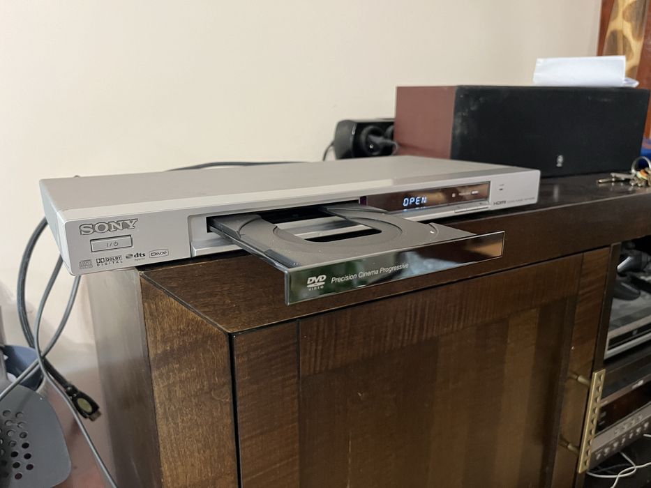 Odtwarzacz DVD Sony HDMI jest pilot