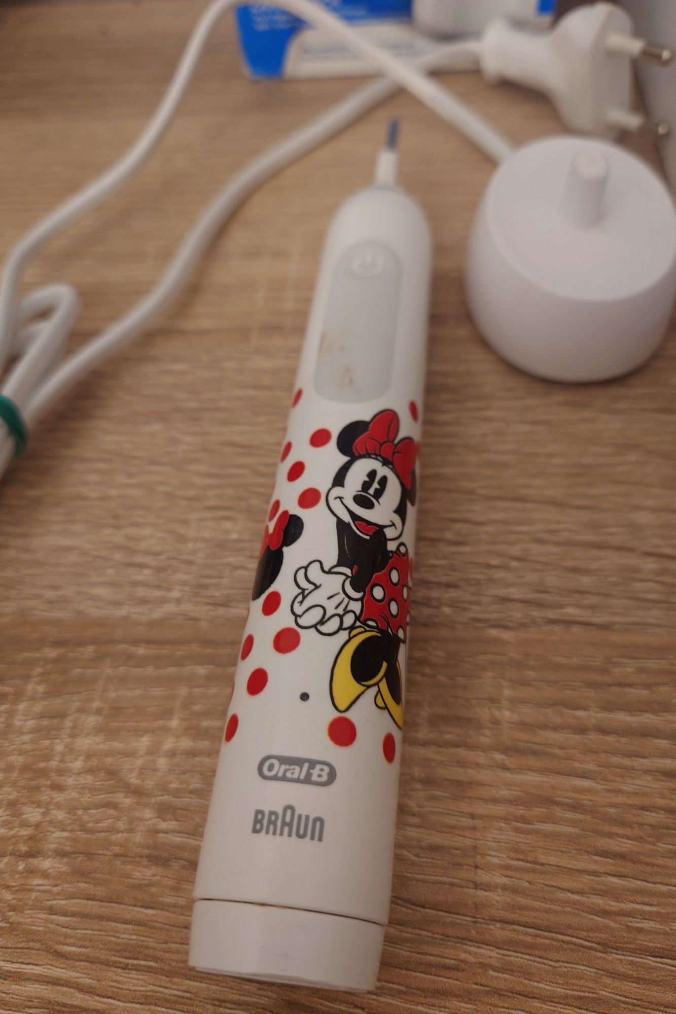 Oral B elektryczna szczoteczka Disney minnie