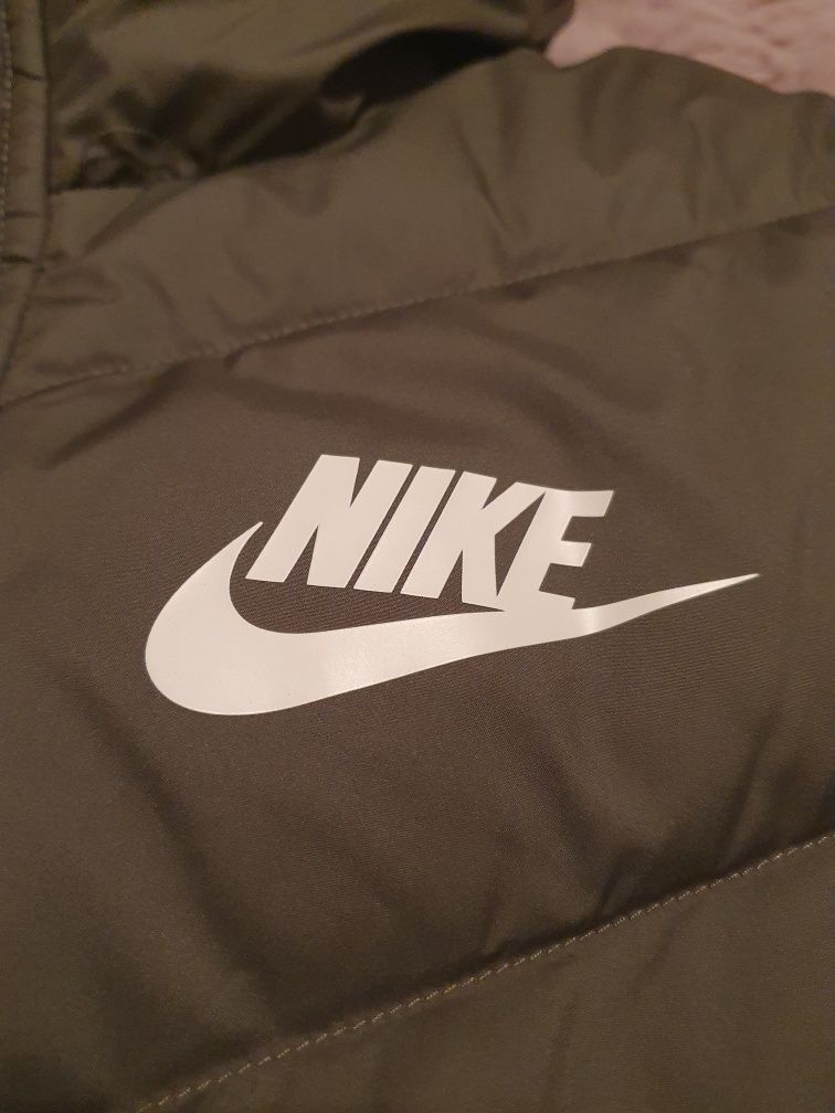Płaszcz Sportowy Nike (S/M)