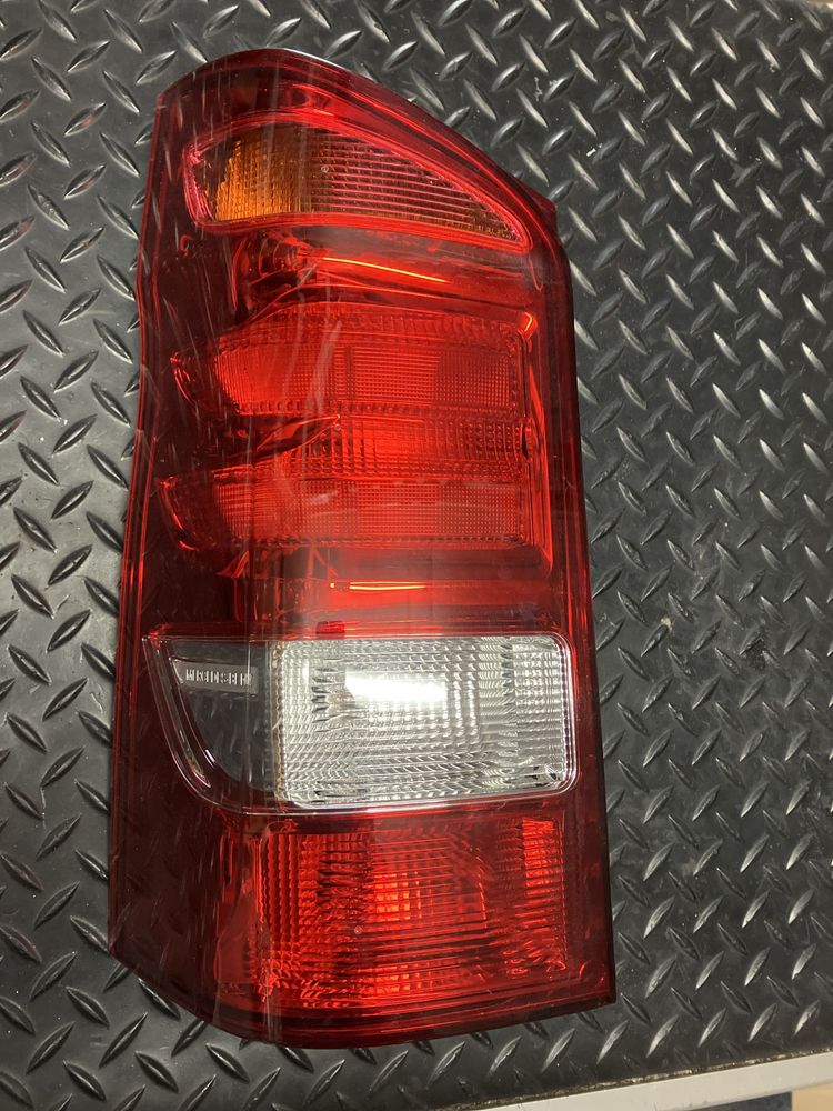 Mercedes-Benz Vito V klasa W447 - lampa tył lewa