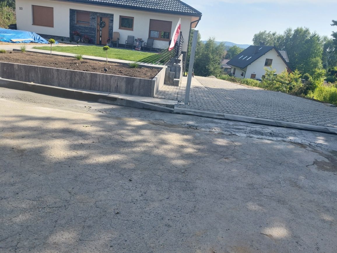Układanie kostki brukowej ogrodzenia studnie drynaże