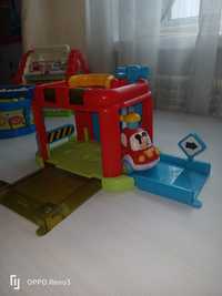 Розвиваюча іграшка пожежна станція-гараж з Міккі Маусом