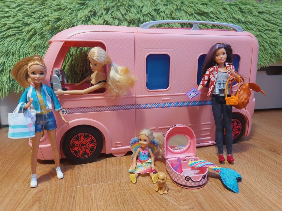 Camper Barbie + lalki z akcesoriami