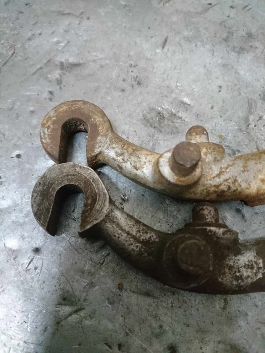 Wahacz wahaczyki przednie 2320 komar 2350  zawieszenie pchane