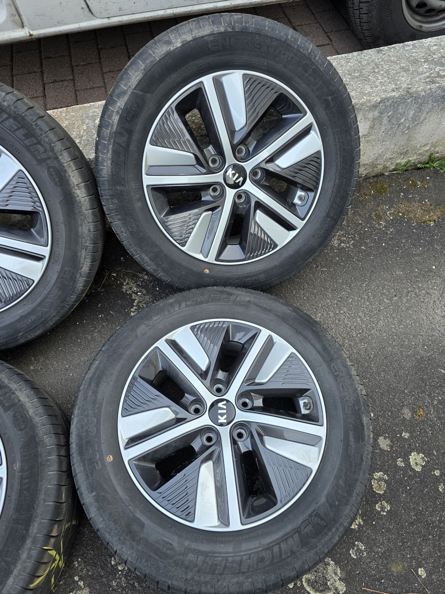 Koła felgi aluminiowe Kia Niro 16 cali Opony Michelin lato