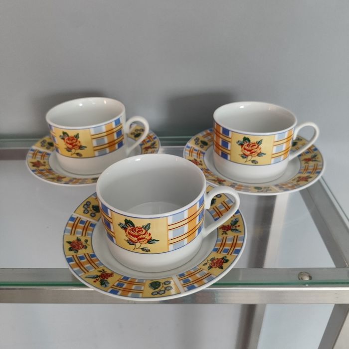 3 filiżanki z podstawkami  Veroni