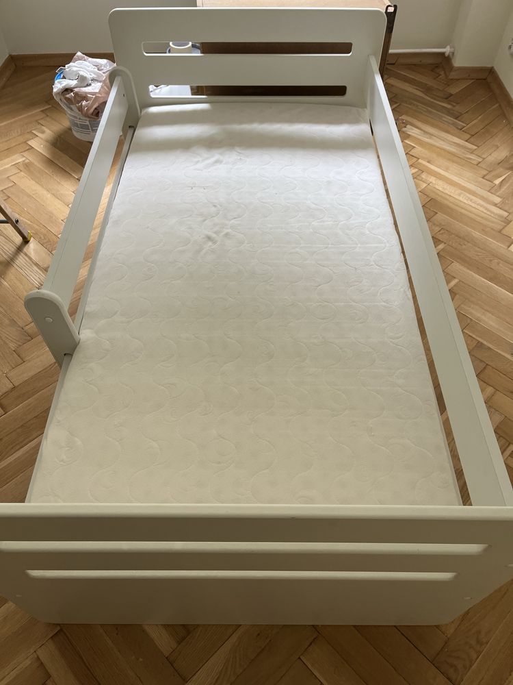 Łóżko dzieciece z szufladami