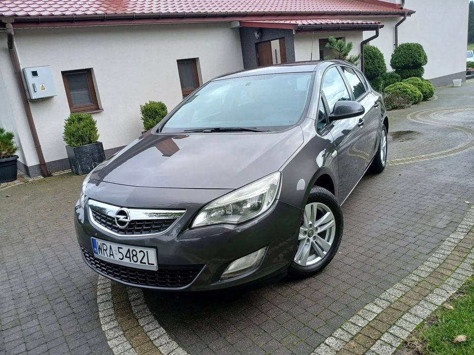 Opel Astra 1.6 115 koni Benzyna SUPER STAN 2xKoła Nowy Rozrząd