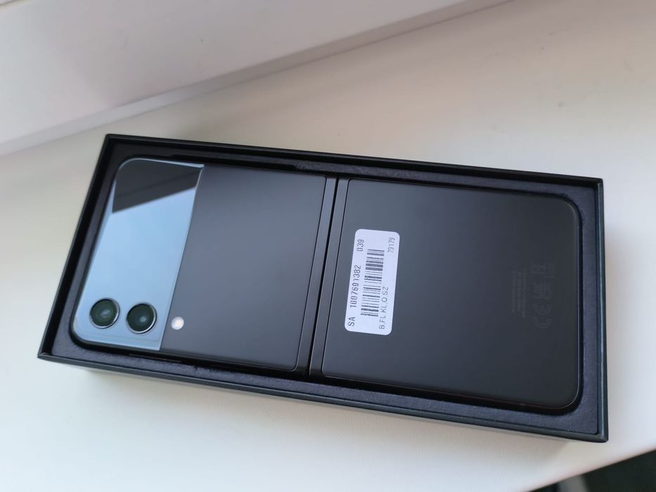 Samsung Galaxy Z Flip 3 128 Gb Czarny SM-F711B Perfekcyjny Nowa folia!