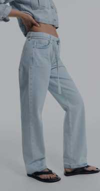 Bardzo piękne jasnoniebieskie spodnie denim Zara