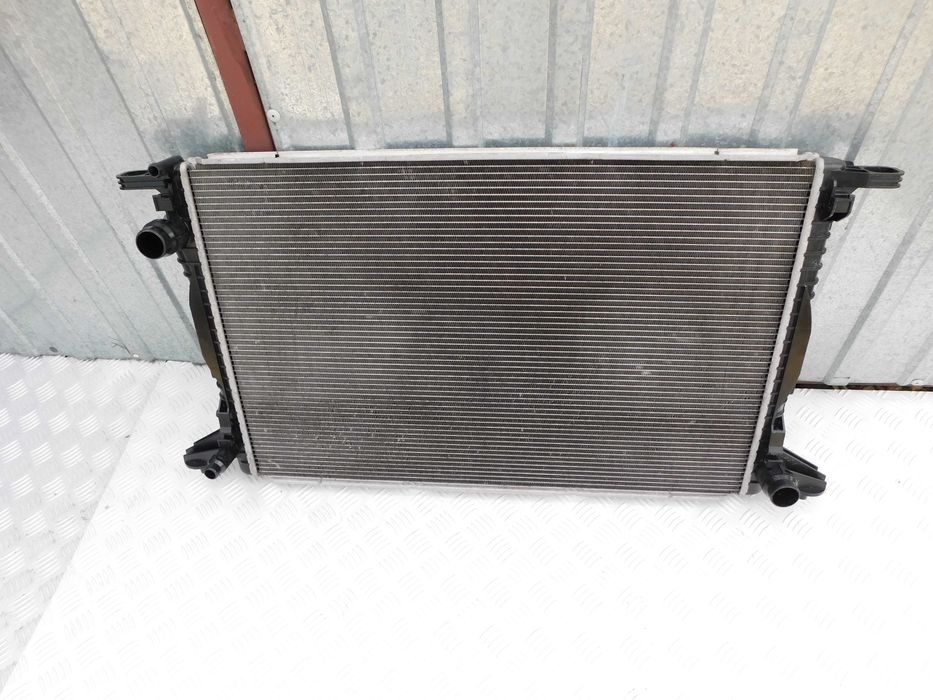 AUDI Q3 Q5 Q7 chłodnica wody benzyna