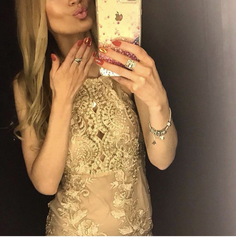 Золотое коктейльное платье Zara