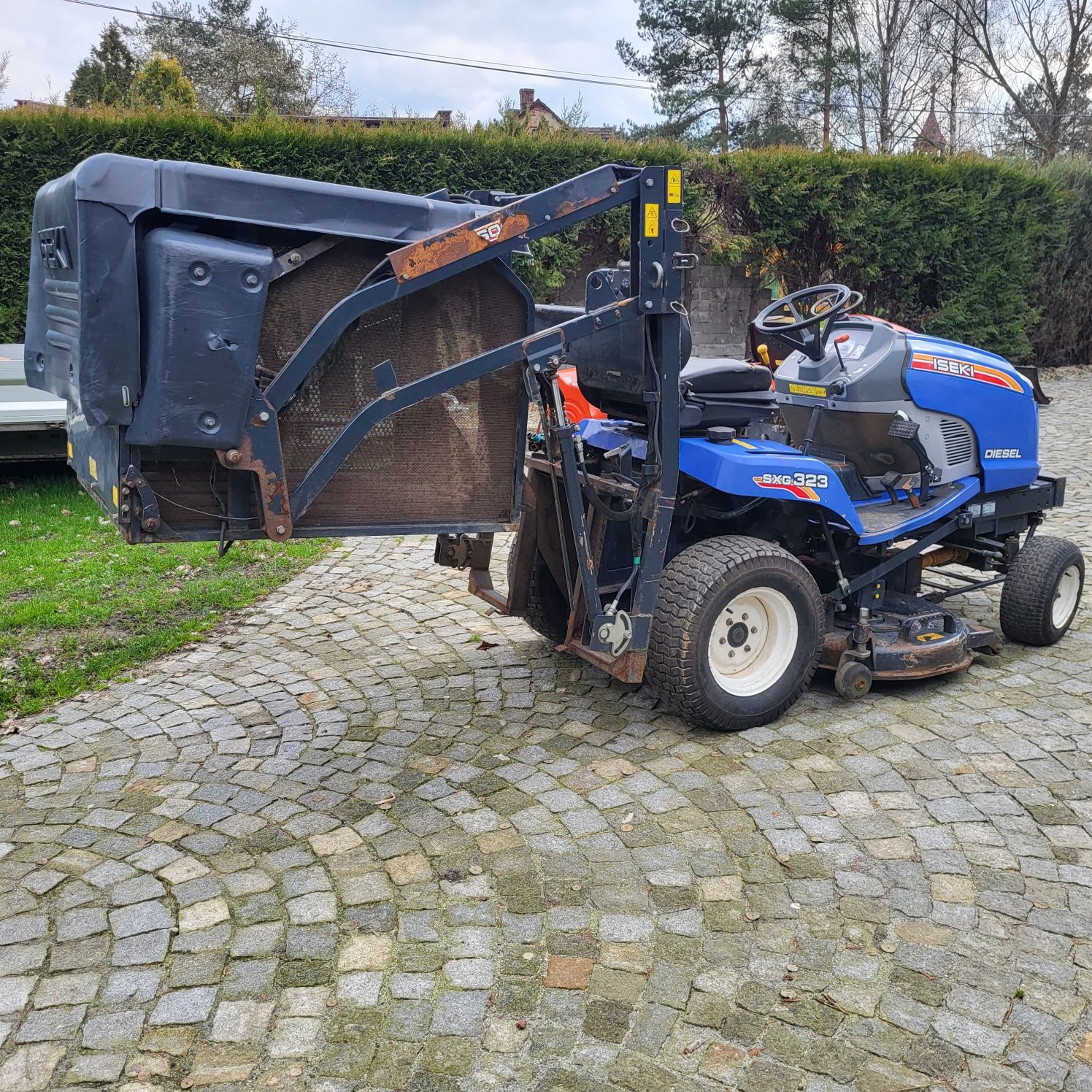 Traktorek kosiarka iseki sxg 323 wysyp górny diesel