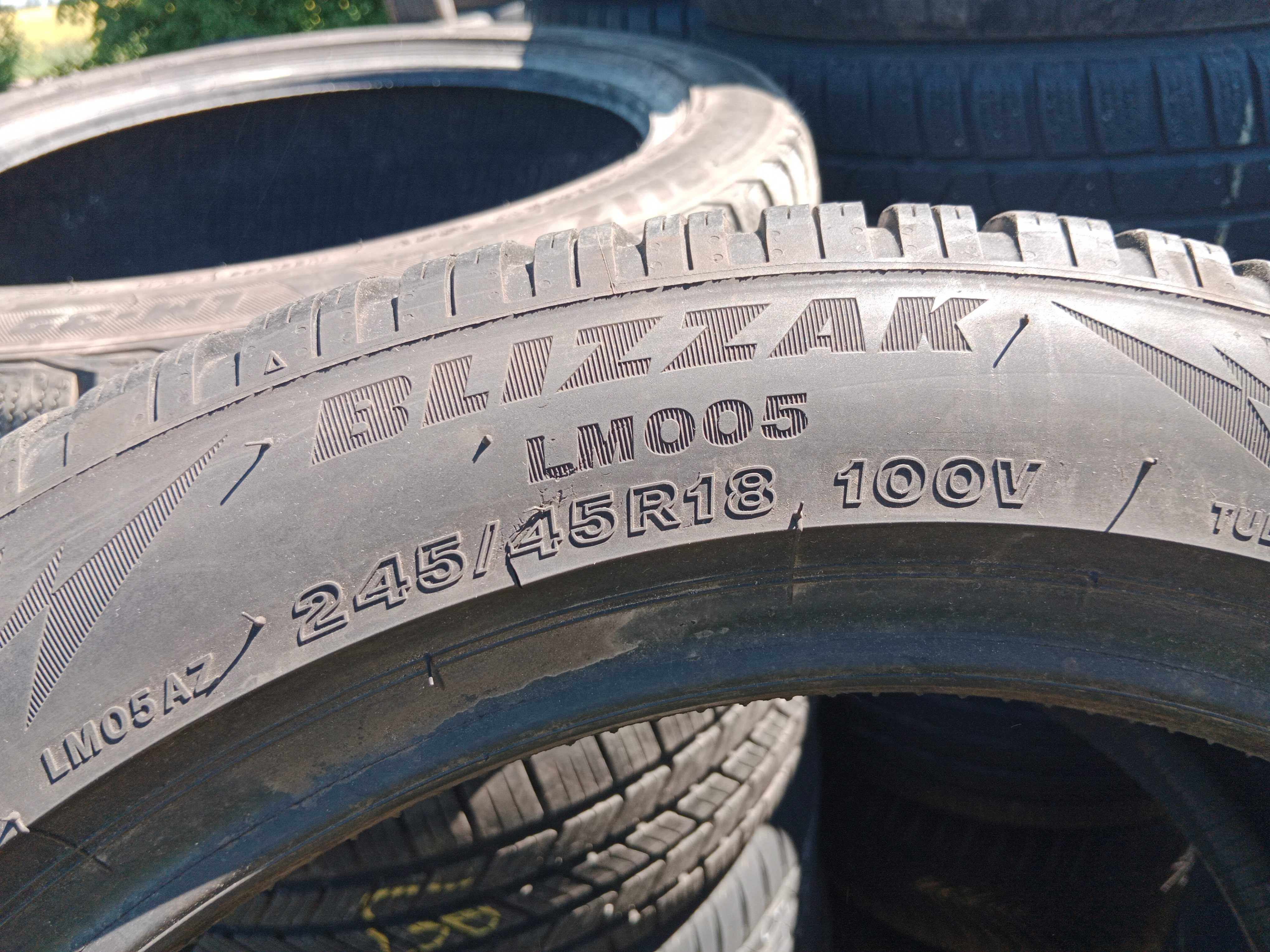 Opona używana 245/45R18 Bridgestone Blizzak LM005 1szt.