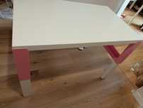 Biurko Ikea pahl różowe + krzesło gratis