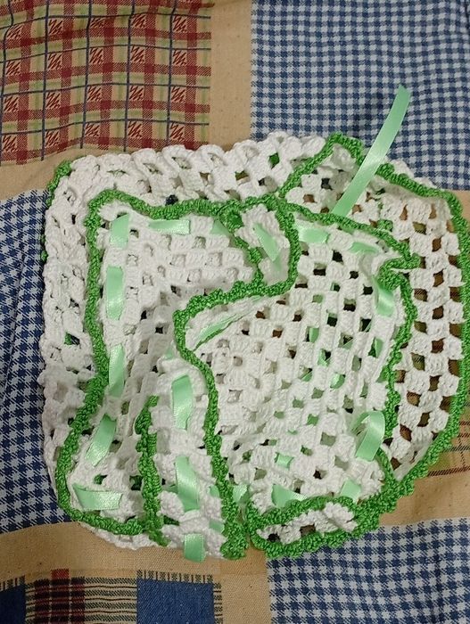Conjunto de peças em Rendas feitas a mao