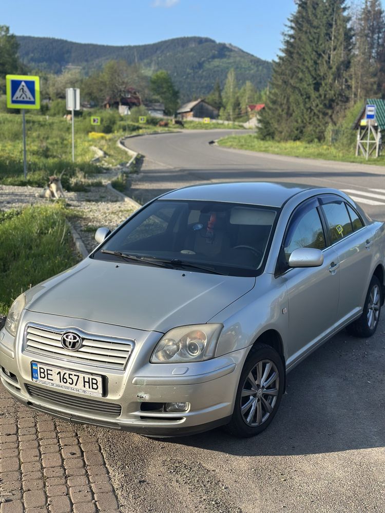 Продам тайоту авенсис 2003