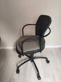 Krzesło na kółkach do biurka