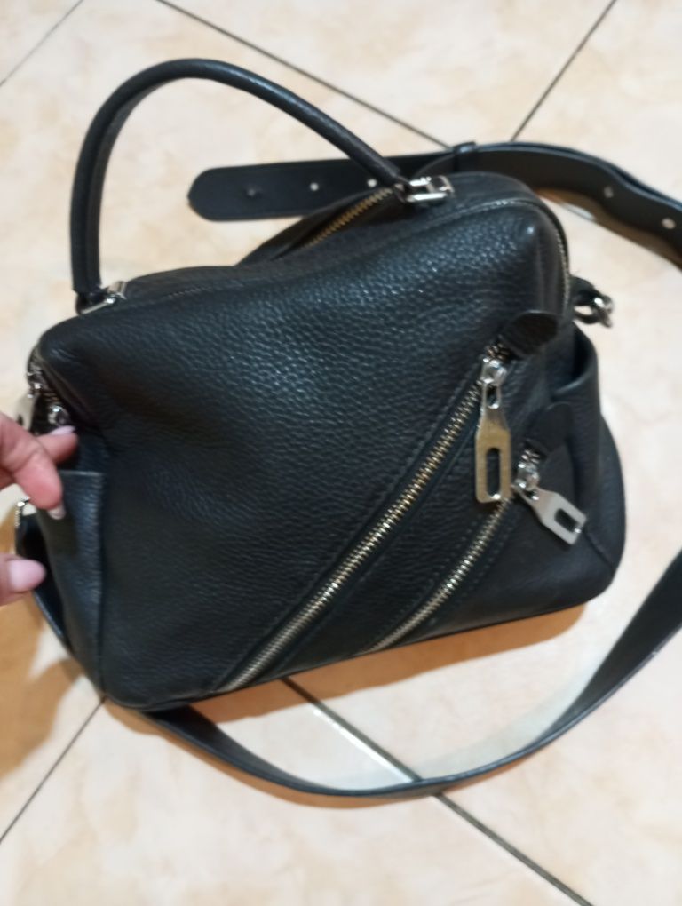 Шкіряна жіноча сумочка